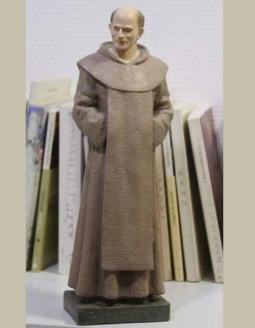 statuette statut religieuse marie- eugene enfant jesus exterieur pierre