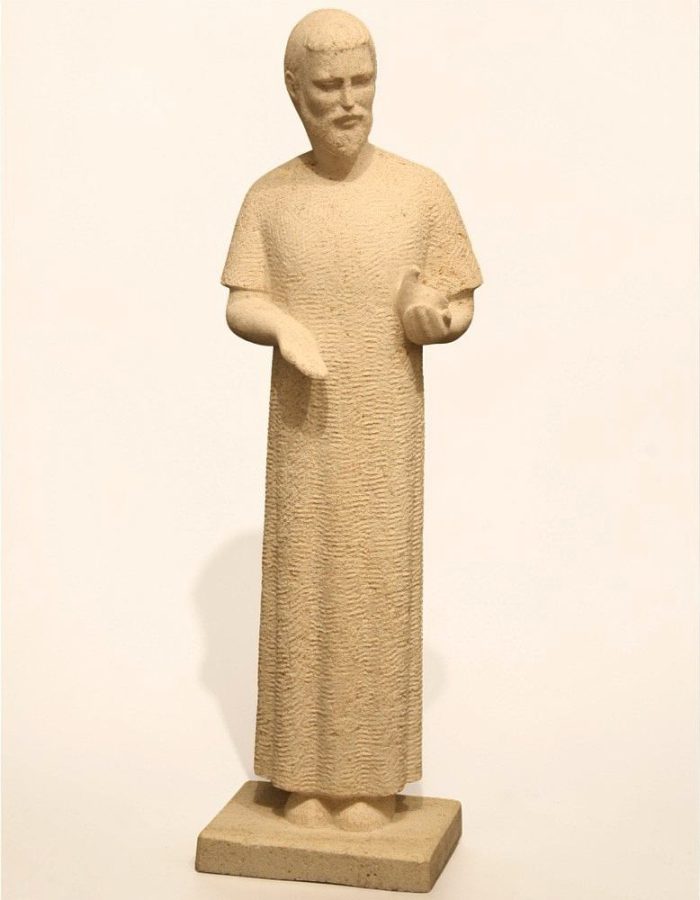 statue de st joseph en pierre portant une colombe