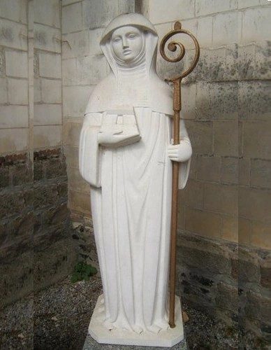 statue sainte en pierre sculpture eglise chapelle