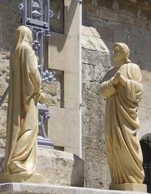 statue sainte en pierre sculpture eglise chapelle