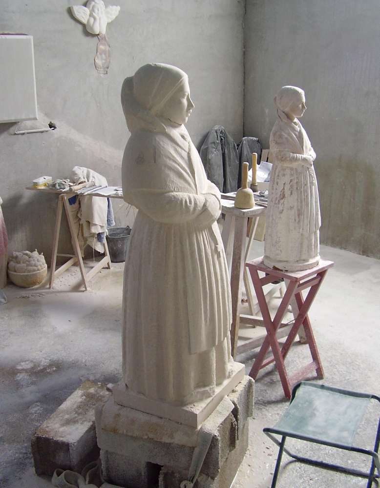 atelier sculpteur pierre