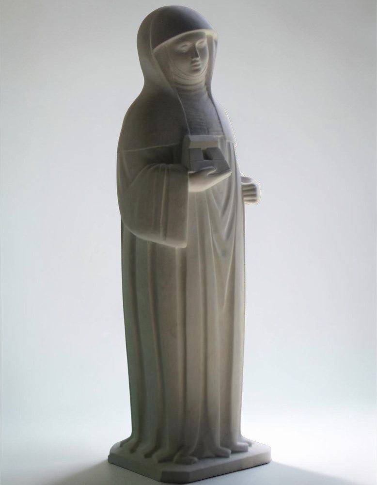 statue de ste berthe en pierre