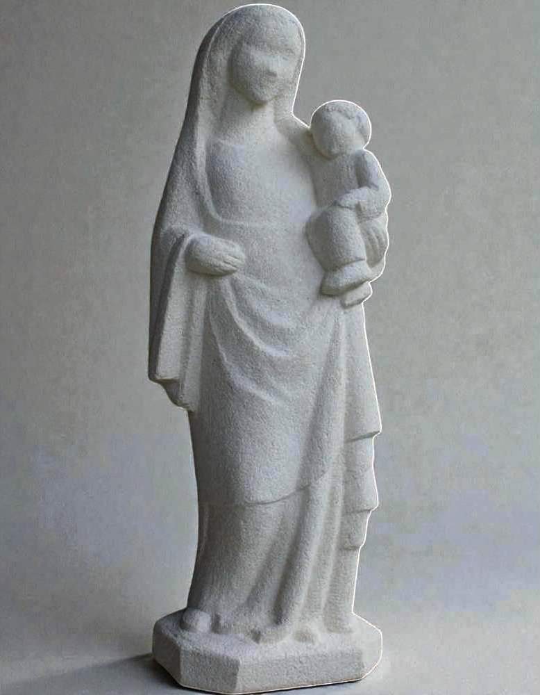 statue de vierge à l'enfant en pierre blanche hanchee et drapee
