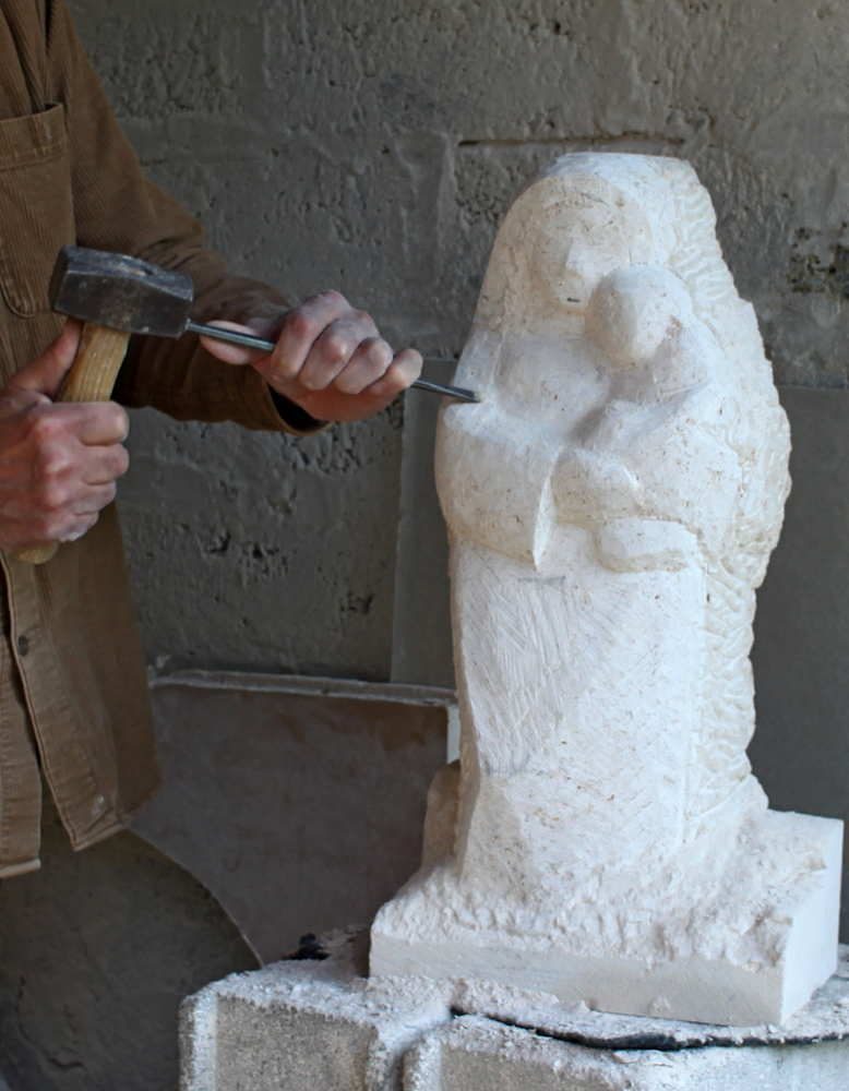 statue de vierge en cours de realisation