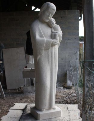 sculpteur statues en pierre naturelle sculptee bourgogne extérieur religieux