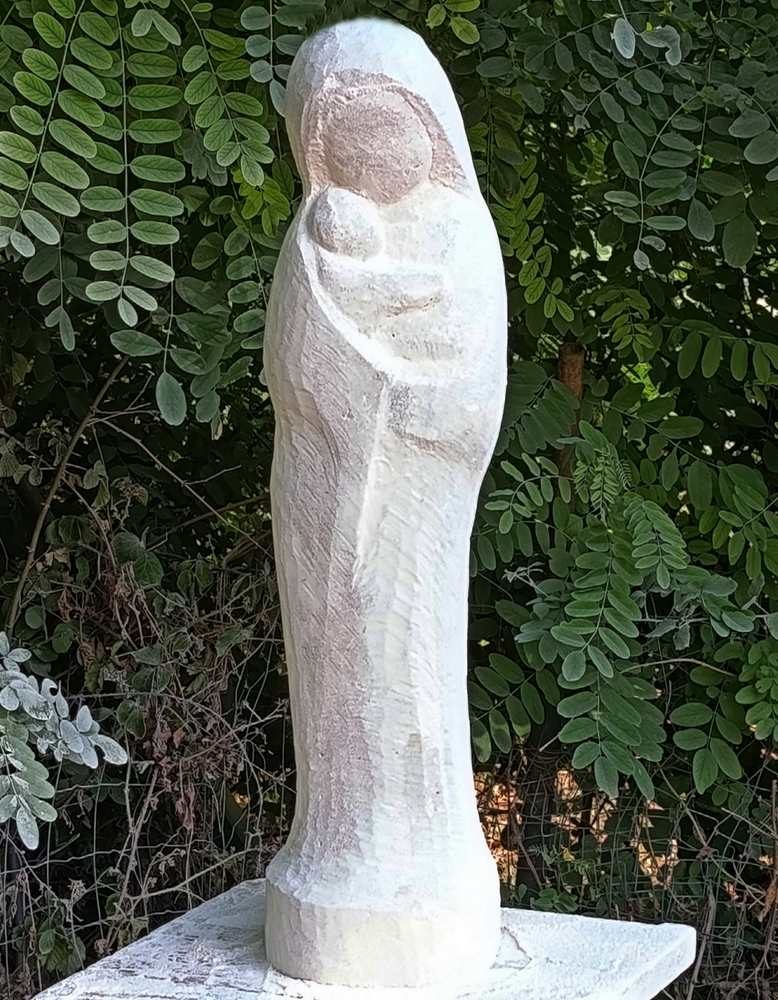 vierge en pierre en cours de realisation